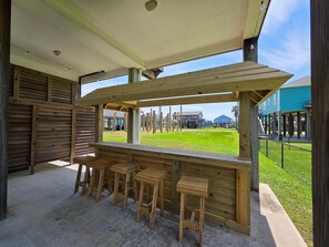 Terrace/patio - Abigail's House, 3 bedroom 2 bath home sleeps10. A short stroll to the beach. (Crystal Beach)