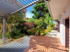 House (Holiday Home Apartments Alba) | Terrace/patio - Sunny Street Holiday Home (Rovinj)