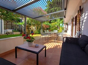 Maison (Holiday Home Apartments Alba) | Terrasse/Patio