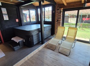 House (Countryside Holiday Home Marko) | Indoor spa tub - Holiday Home Ana (Lekenik)