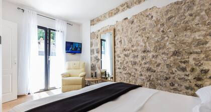 Charming Retreat With Lush Garden, BBQ & Sunlit Terrace Near Bibinje Beaches