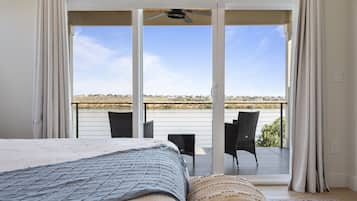 6 habitaciones, tabla de planchar con plancha y cuna de viaje