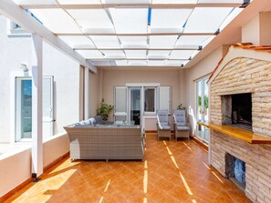 House (Two Bedroom Holiday Home) | Fireplace