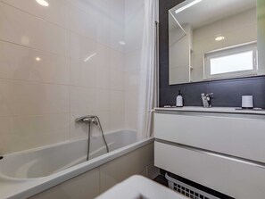 House (Two Bedroom Holiday Home) | Bathroom