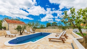 Villa (Four Bedroom Villa) | Pool