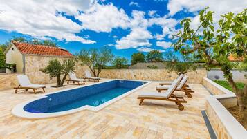 Villa (Four Bedroom Villa) | Alberca