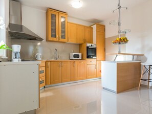 Villa (Four Bedroom Villa) | Cocina privada | Refrigerador 