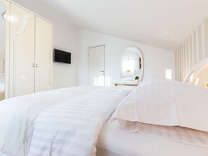 Villa (Four Bedroom Villa) | 3 bedrooms, cribs/infant beds