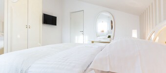 Modern Escape With Private Pool, Sauna, Game Room & Bbq, Near Zadar