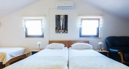 Modern Escape With Private Pool, Sauna, Game Room & Bbq, Near Zadar