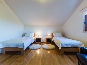 3 bedrooms, cots/infant beds