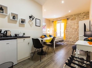 Dobbeltrom (Deluxe Double Room With balcony (Room) | 2 soverom og barnesenger
