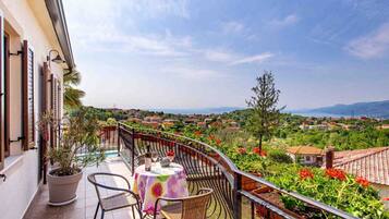 Apartment (One Bedroom Apartment (Romantic)) | Balcony