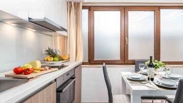 Căn hộ (One Bedroom Apartment (Relax)) | Bếp riêng | Tủ lạnh