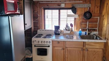 Comfort Suite, Balcony, Mountain View | Private kitchen | Fridge, microwave
