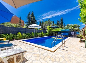Ferienhaus (Two Bedroom Holiday Home) | Außenpool