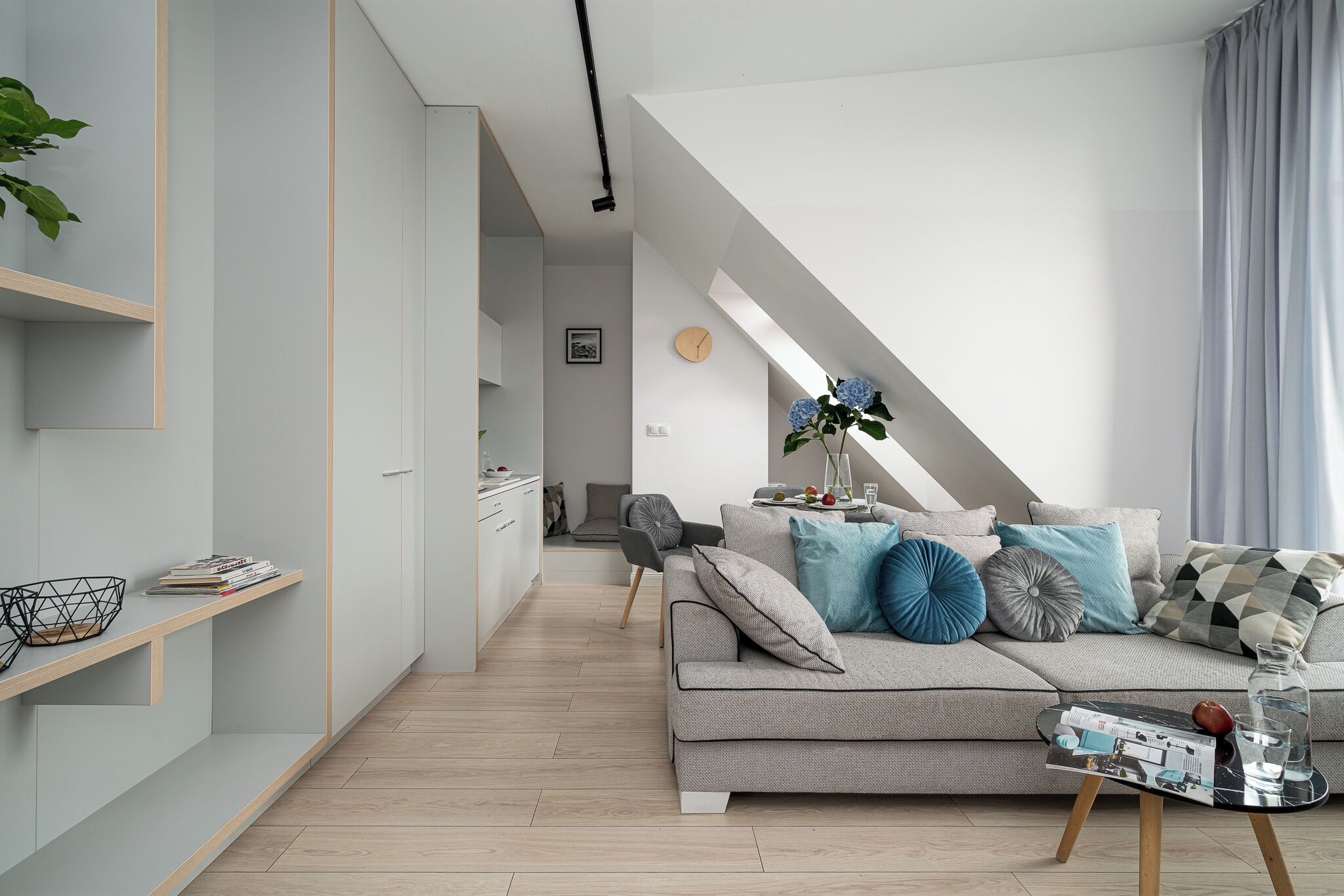 Suite estudio Deluxe | Decoración personalizada, tabla de planchar con plancha y wifi gratis 