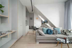 Deluxe Studio Suite | Individually decorated, iron/ironing board, free WiFi, bed sheets - Apartamenty Kazamaty Old Town Wroclaw (Wroclaw)