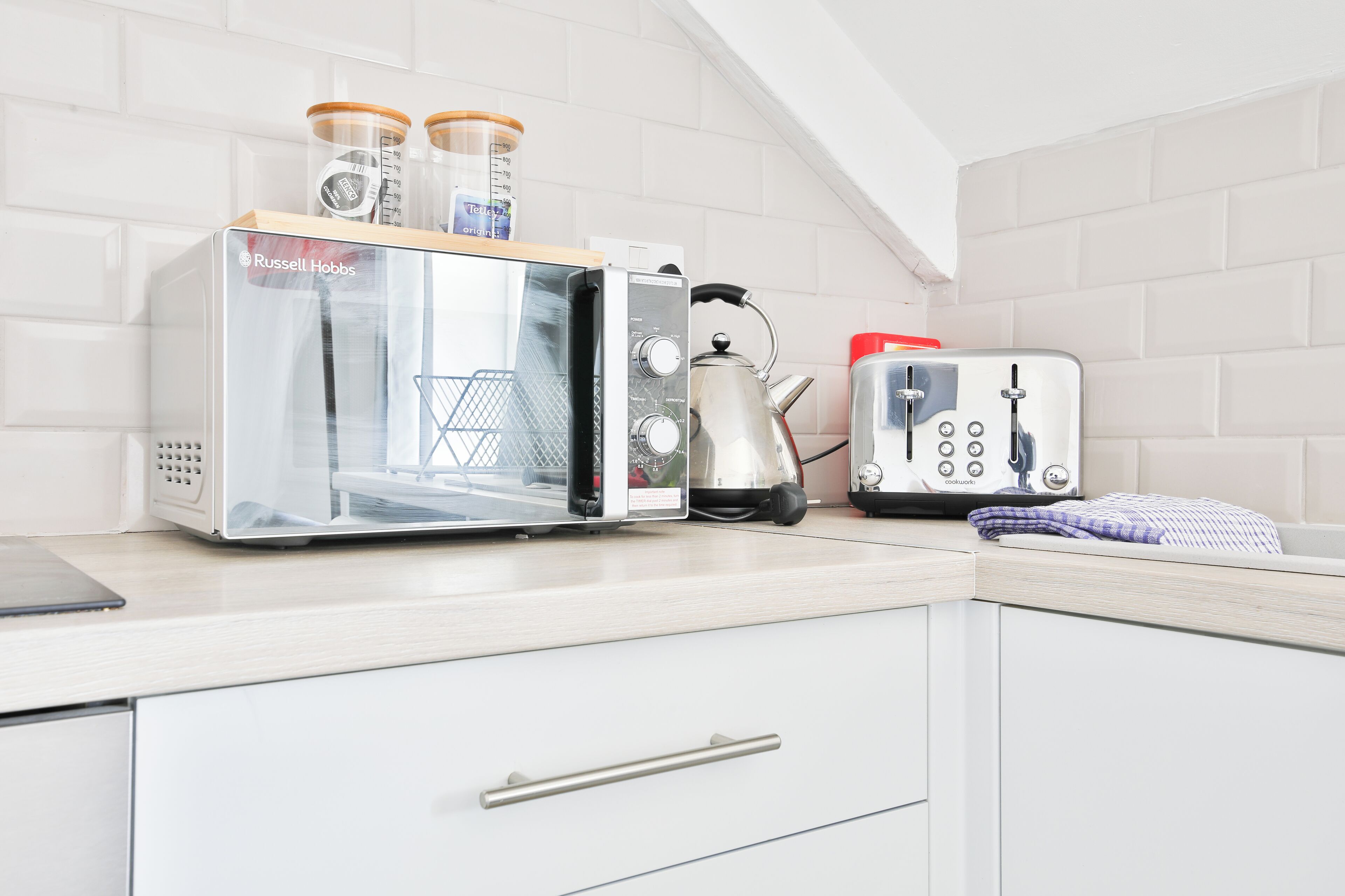 Comfort Apartment, 1 King Bed with Sofa bed | Private kitchen | Fridge, microwave, oven, stovetop