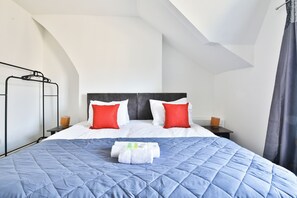 Comfort appartement, 1 kingsize bed met slaapbank | 1 slaapkamer, een bureau, een laptopwerkplek