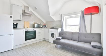 1 Bed Flat Near Cardiff City Centre