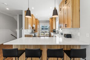 Fridge, microwave, oven, stovetop - Cocoplum: 4th of July week now available as a Friday or Saturday check in! (Indian Pass)