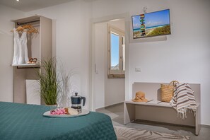 5 Schlafzimmer, Schreibtisch, Bügeleisen/Bügelbrett, WLAN