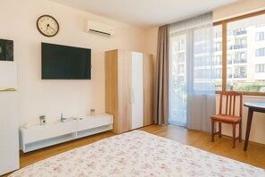 1 chambre, fer et planche à repasser, Wi-Fi, draps fournis