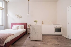 1 bedroom, WiFi, bed sheets - Glamorous -Chic Renovated Studio (Antwerp)