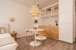 Dining - Bohemian - Chic Renovated Studio (Antwerp)