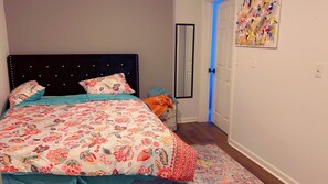 2 Schlafzimmer, Schreibtisch, WLAN, Bettwäsche