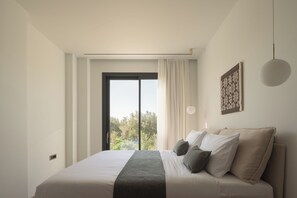 3 عدّة غرف نوم ومكواة/لوح كي وسرير سفر وواي فاي