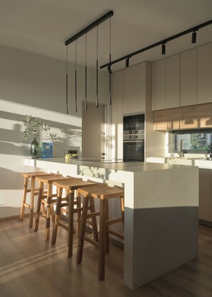 ثلاجة، ميكروويف، فرن، موقد طهي مسطح