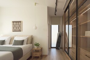 3 makuuhuonetta, silitysrauta/-lauta, vauvan matkasänky, Wi-Fi