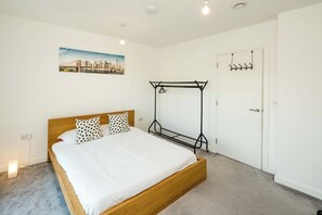 1 slaapkamer, een strijkplank/strijkijzer, wifi, beddengoed