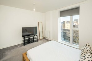 1 chambre, fer et planche Ă repasser, Wi-Fi, draps fournis