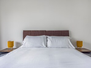 2 habitaciones, tabla de planchar con plancha y wifi gratis