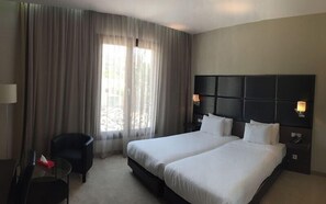 Minibar, desk, laptop workspace, blackout curtains - Lalla Doudja - Sidi Yahia (Algiers)