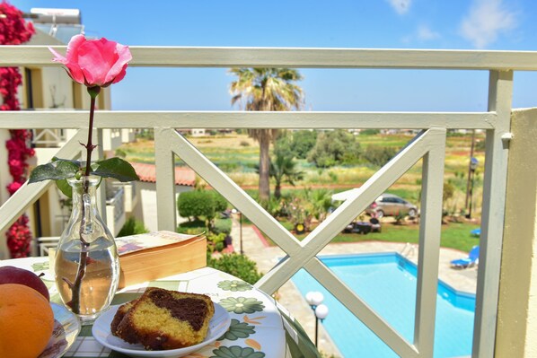 Pool - Milos Apartments for 2 (Malia)