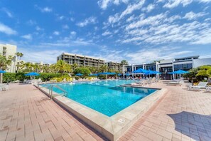 A heated pool - Beachplace 6-205 by FVC (Longboat Key)