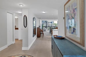 Lobby - 3/2 Beachplace Condo, Beach, Pool, Fitness, Tennis (Longboat Key)