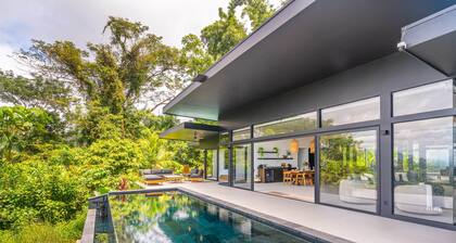 Modern 5BR Villa âą Sunset Views âą Near Dominical
