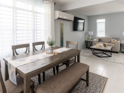 Cozy House with a Hot Tub, Solar Panels in the Stunning Beach area of Boquerón.