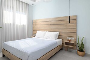 3 chambres, fer et planche à repasser, lit de bébé portatif