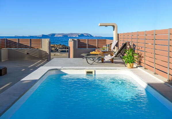 A heated pool - Zoe Luxury Seafront Villa with Heatable Pool, Villa (Heraklion)