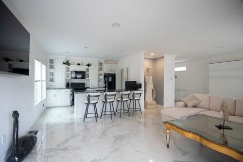 Athena Elegant Bright Romantic jetted tub getaway wedding venues fitness room