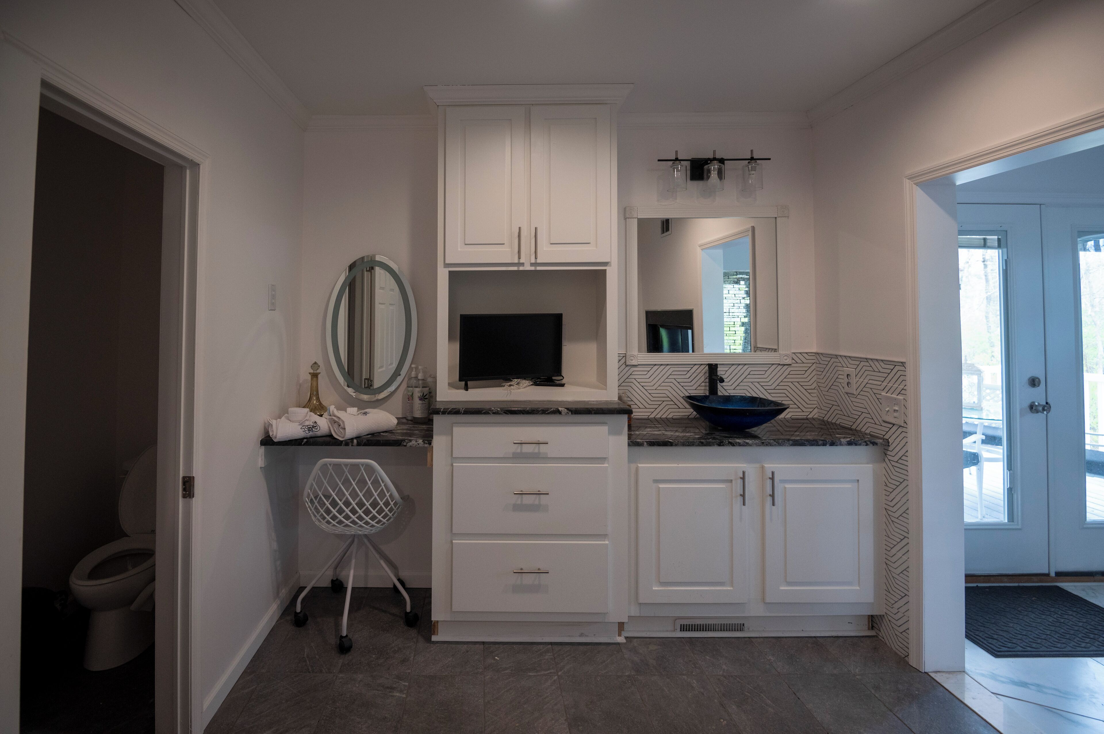 Jetted bath, hair dryer, towels, soap