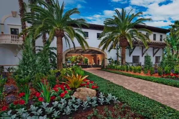 Property grounds - Marriott's Lakeshore Reserve Orlando Florida 3BRM Villa (Orlando)