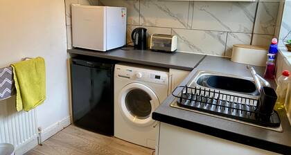 Comfortable 1 Bed Retreat in Batley - Sleeps 3