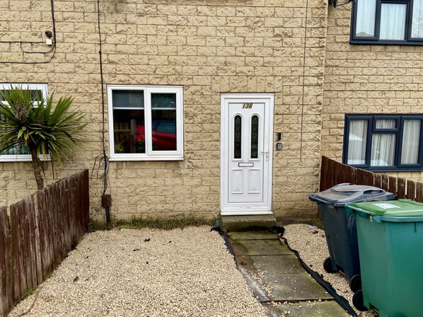 House | Exterior detail - Comfortable 1 Bed Retreat in Batley - Sleeps 3 (Batley)